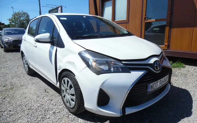 toyota małopolskie Toyota Yaris cena 11900 przebieg: 152500, rok produkcji 2015 z Lubsko